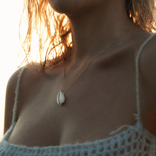 Gold shell necklace